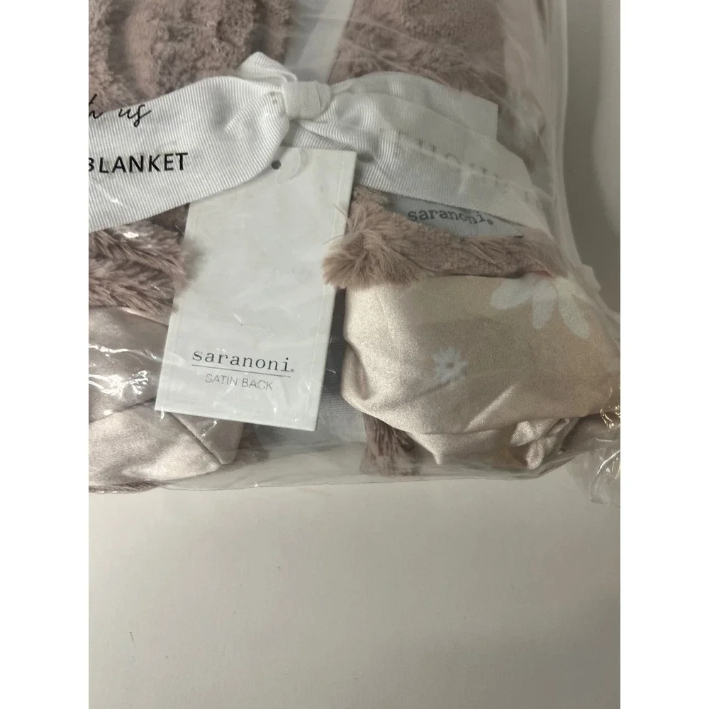 Saranoni Luxury Toddler Blanket Satin Back Daisy Floral Faux Fur 40x60 Tan NIP